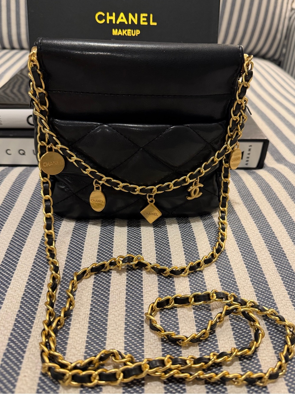 CHANEL Beaute VIP/GWP/ MAKEUP Quilted Crossbody Bag with Charms. Gold Chain. - Picture 14 of 16